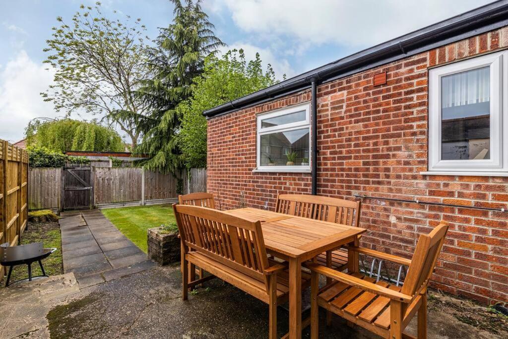 Dovecote House Beeston Private Parking 15Mins From Nottingham City Centre Close To Qmc Hospital Exterior photo