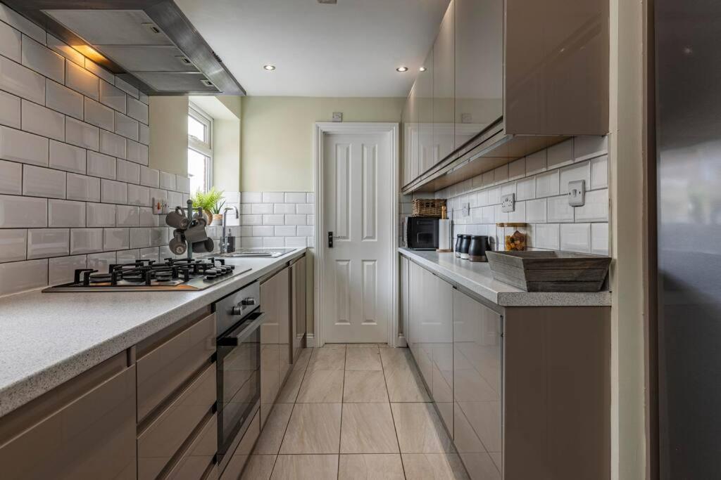 Dovecote House Beeston Private Parking 15Mins From Nottingham City Centre Close To Qmc Hospital Exterior photo